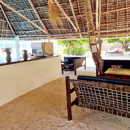 Blue Palm Zanzibar Acomodação com café da manhã Bwejuu Exterior foto