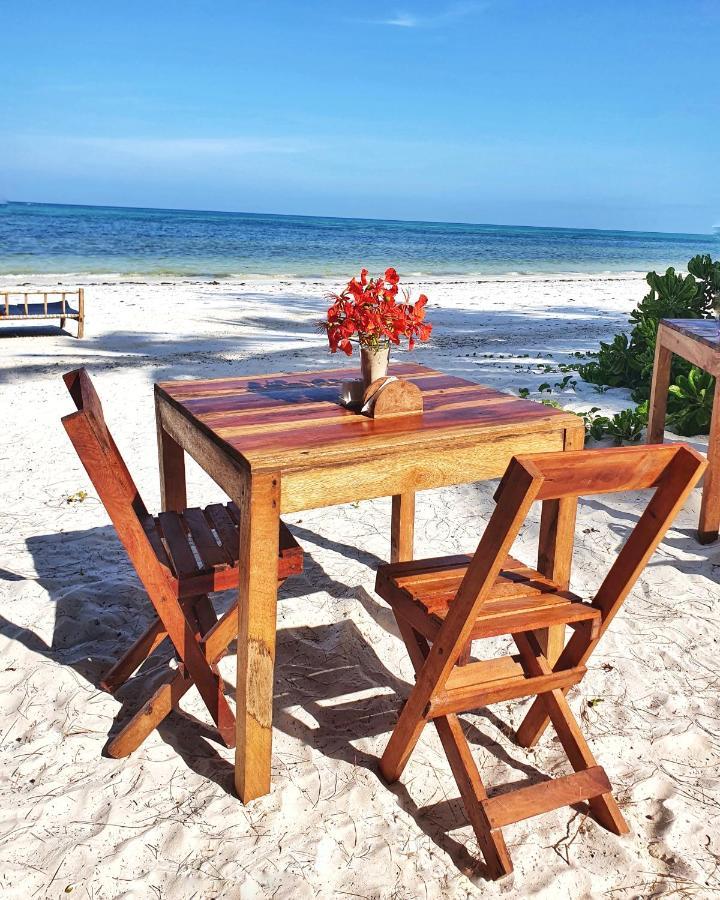 Blue Palm Zanzibar Acomodação com café da manhã Bwejuu Exterior foto
