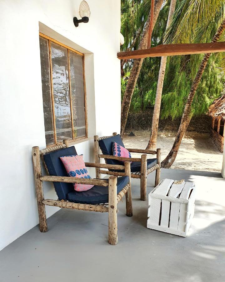 Blue Palm Zanzibar Acomodação com café da manhã Bwejuu Exterior foto