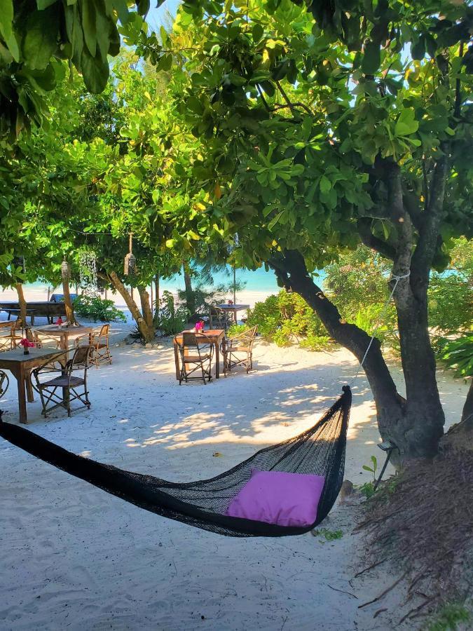 Blue Palm Zanzibar Acomodação com café da manhã Bwejuu Exterior foto