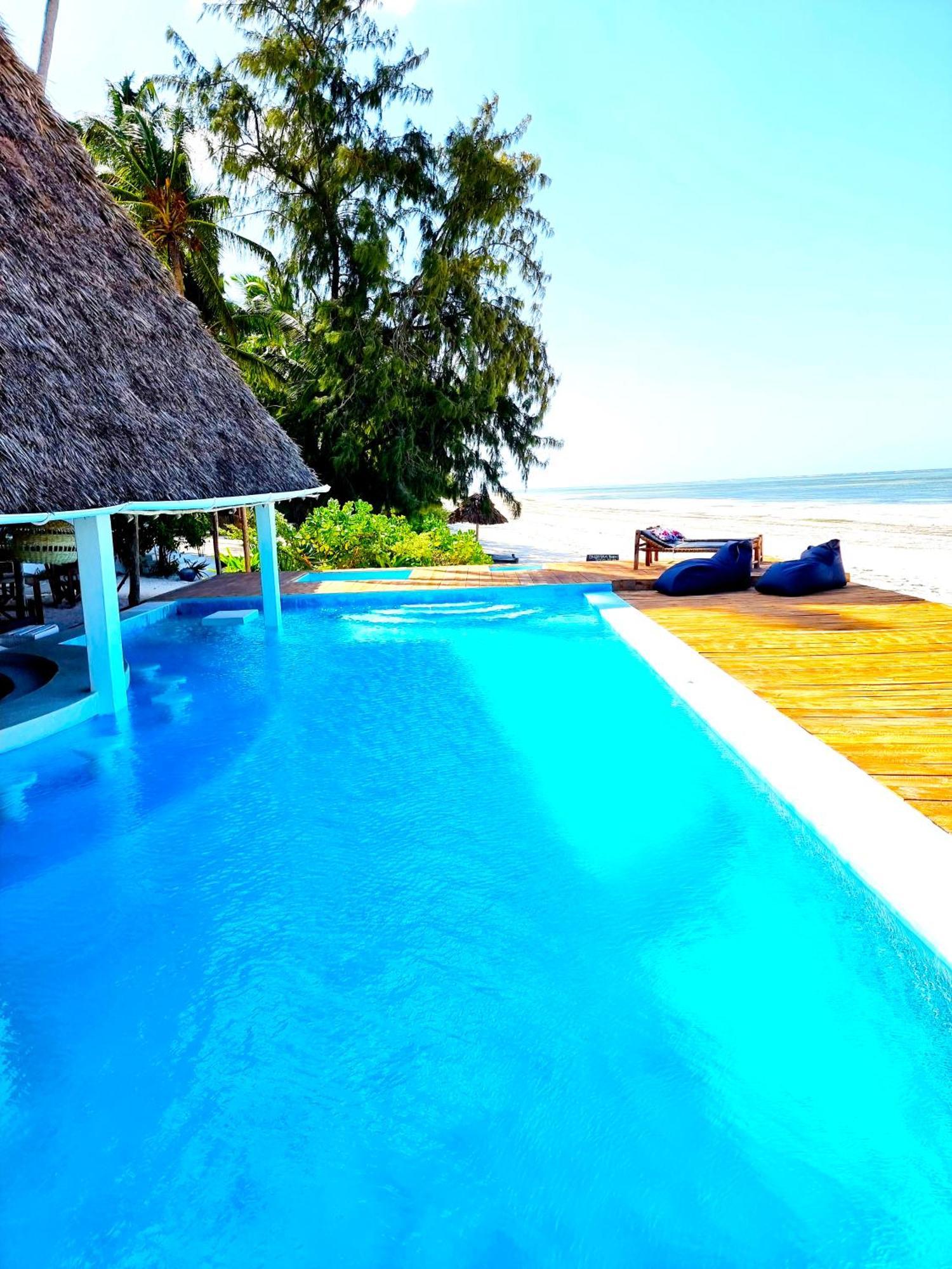Blue Palm Zanzibar Acomodação com café da manhã Bwejuu Exterior foto
